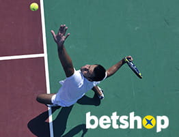ένα τένις στιγμιότυπο και το λογότυπό του betshop