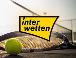 ένα τένις στιγμιότυπο και το λογότυπό του interwetten