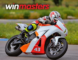 ένα motogp στιγμιότυπο και το λογότυπό του winmasters