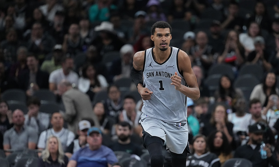 Ο Βίκτορ Γουεμπανιάμα είναι ο πιο ψηλός μπασκετμπολίστας του κόσμου